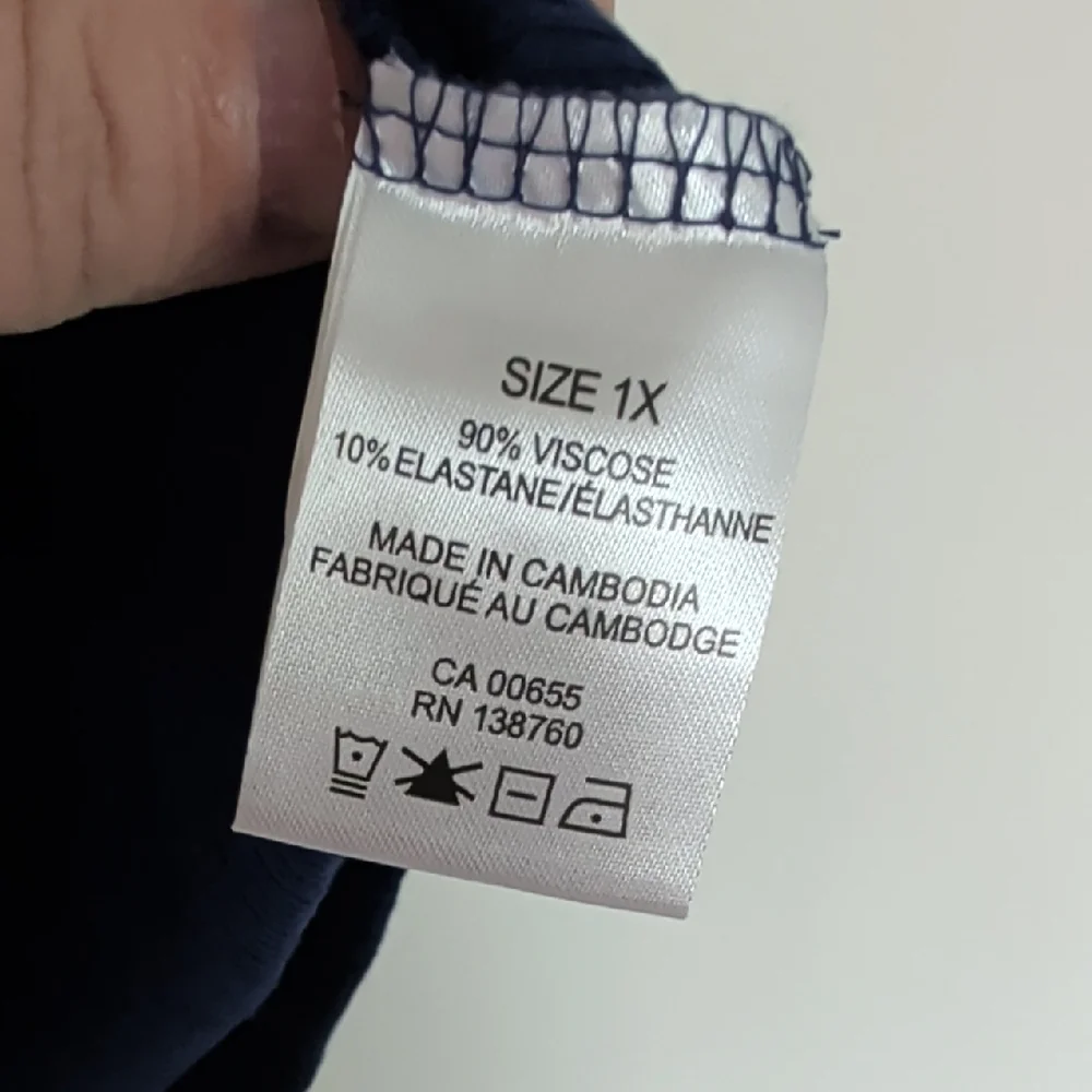 Navy Sleeveless Top - Picture 4 of 5